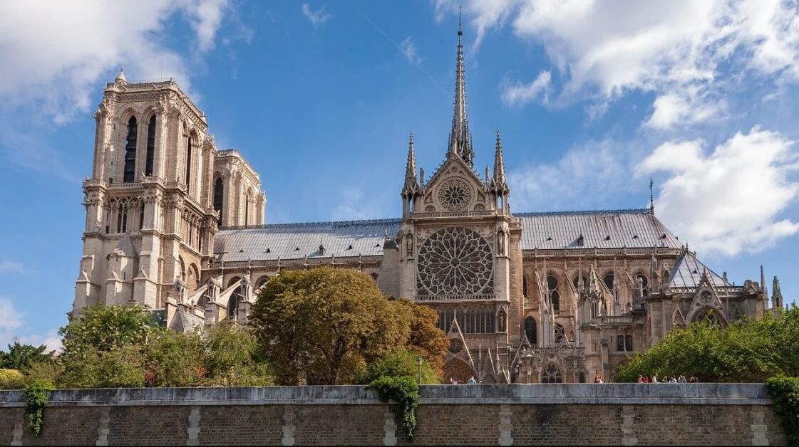Les Cathédrales Gothiques de France